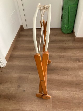 Gran oportunidad capazo mimbre con colchoncito,