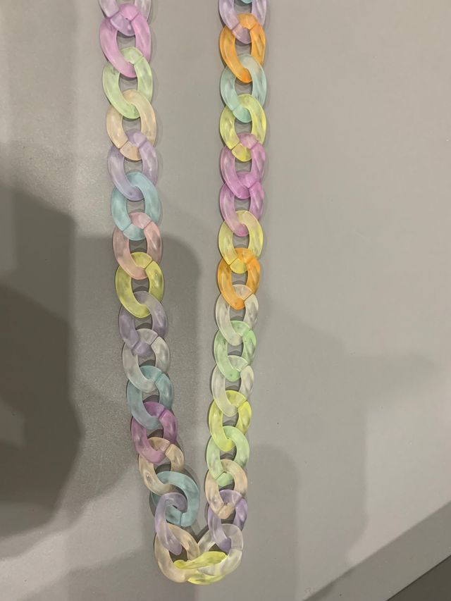 Funda Iphone + cadena de colores