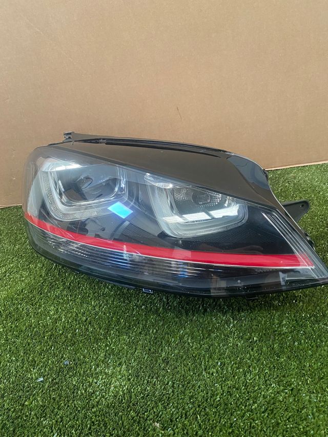 Faro Delantero Der. VW Golf