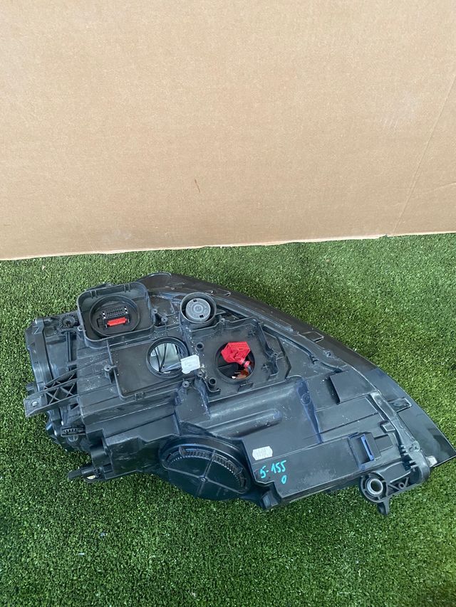 Faro Delantero Der. VW Golf