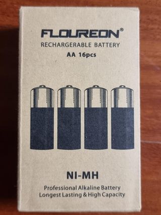 16 Batterie Ricaricabili AA 2500mAh con Box