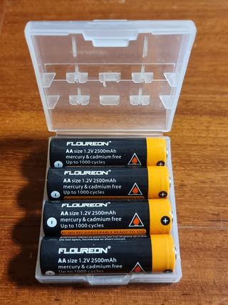 16 Batterie Ricaricabili AA 2500mAh con Box