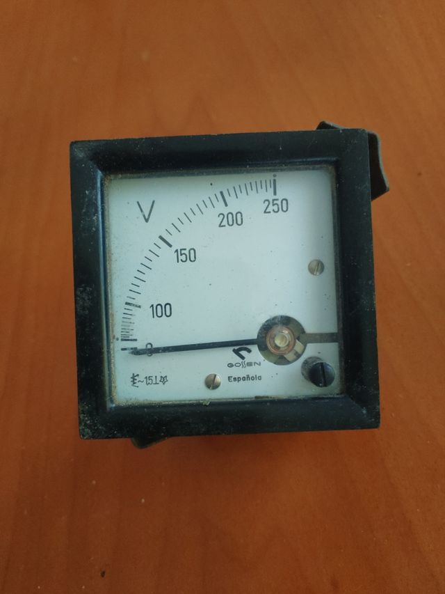 Voltímetro Gossen 250v