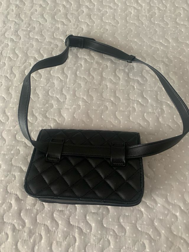 Bolso riñonera stradivarius