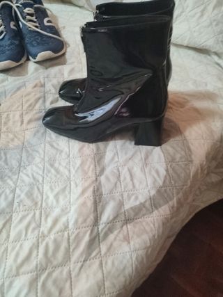 Botines de mujer charol