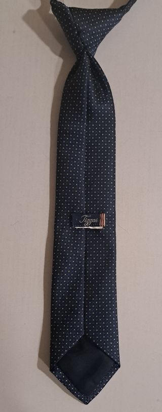 Corbata nudo 