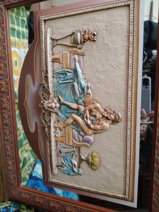 Cuadro motivos romanos en relieve 