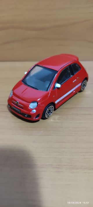 Modellino Fiat 500 scala 1:34