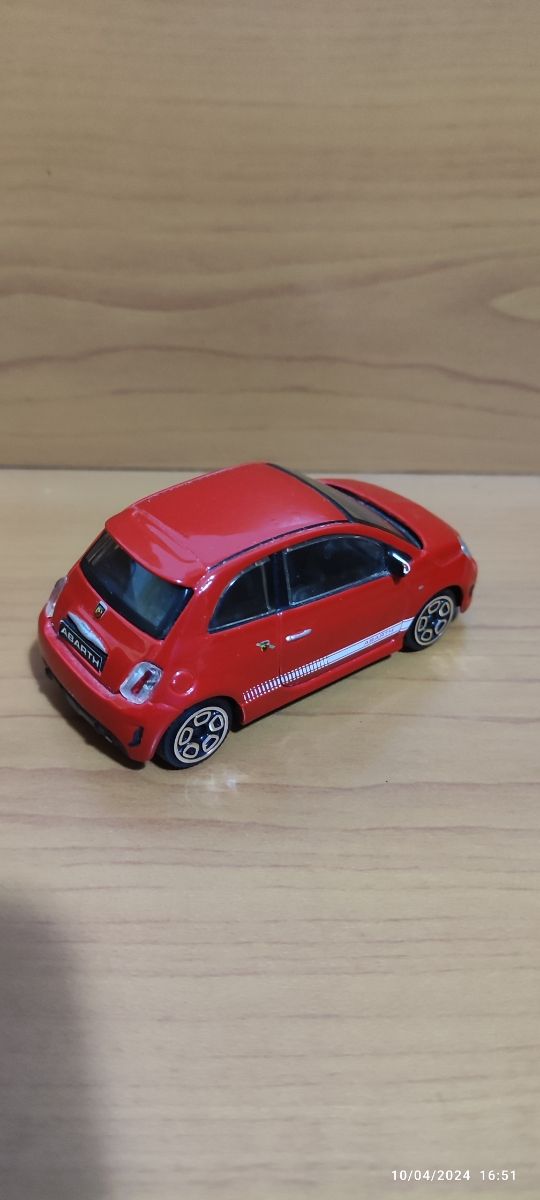 Modellino Fiat 500 scala 1:34
