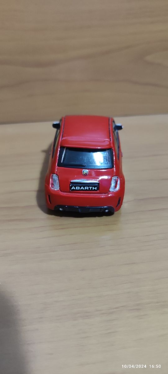 Modellino Fiat 500 scala 1:34