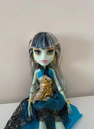 Muñeca Monster High Frankie Stein 13. Atuendo de o