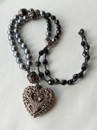 Collar perlas grises y cristal checo