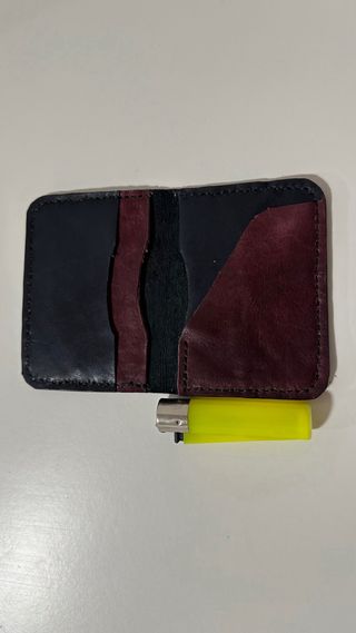 Cartera de cuero hecha a mano