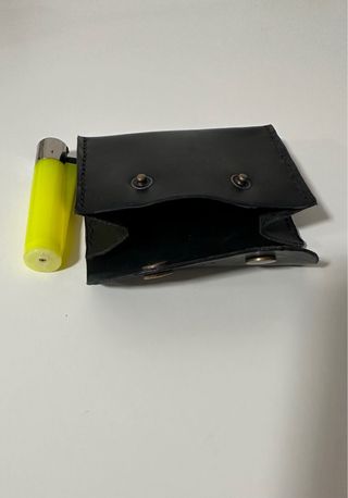 Cartera de cuero hecha a mano