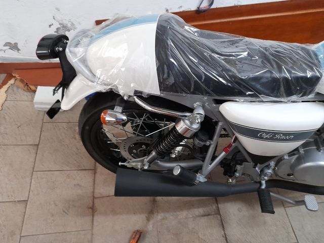 Moto Mash 125 Core Race