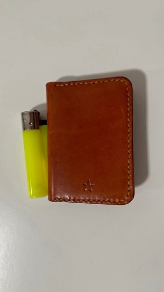 Cartera de cuero hecha a mano