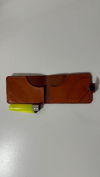 Cartera de cuero hecha a mano