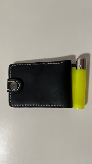 Cartera de cuero hecha a mano