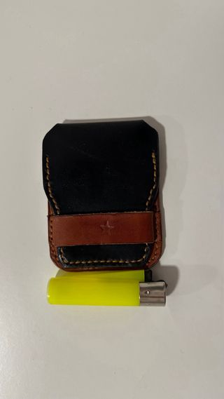 Cartera de cuero hecha a mano