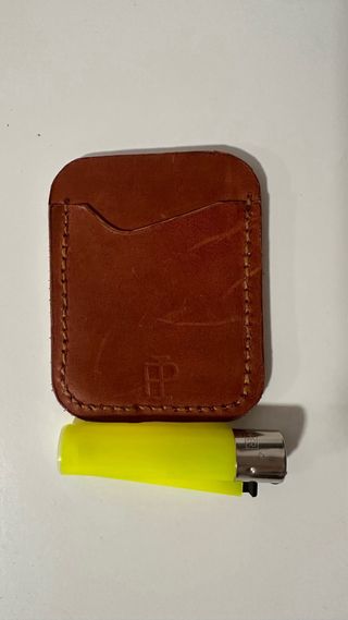 Cartera de cuero hecha a mano