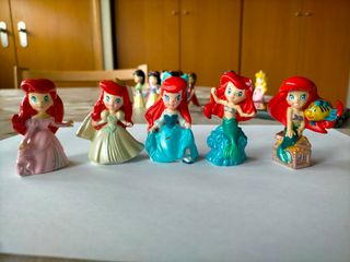 Lote 18 muñecas princesas Disney Zizzlingers