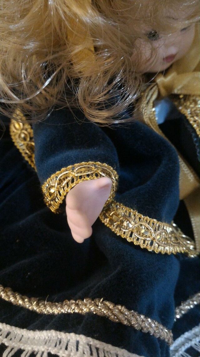 Bambola Porcellana CAPODIMONTE Certificata vintage