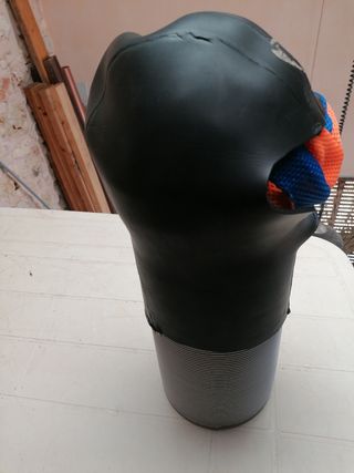 Capucha neopreno chicle