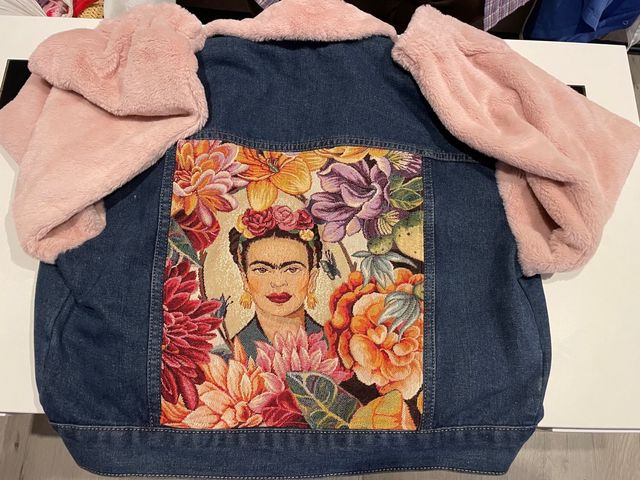 Cazadora vaquera rosa Frida Kahlo nueva
