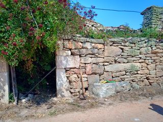 Casa de pueblo para reconstruir