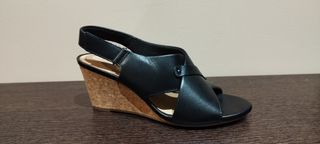 Sandalia de cuña 