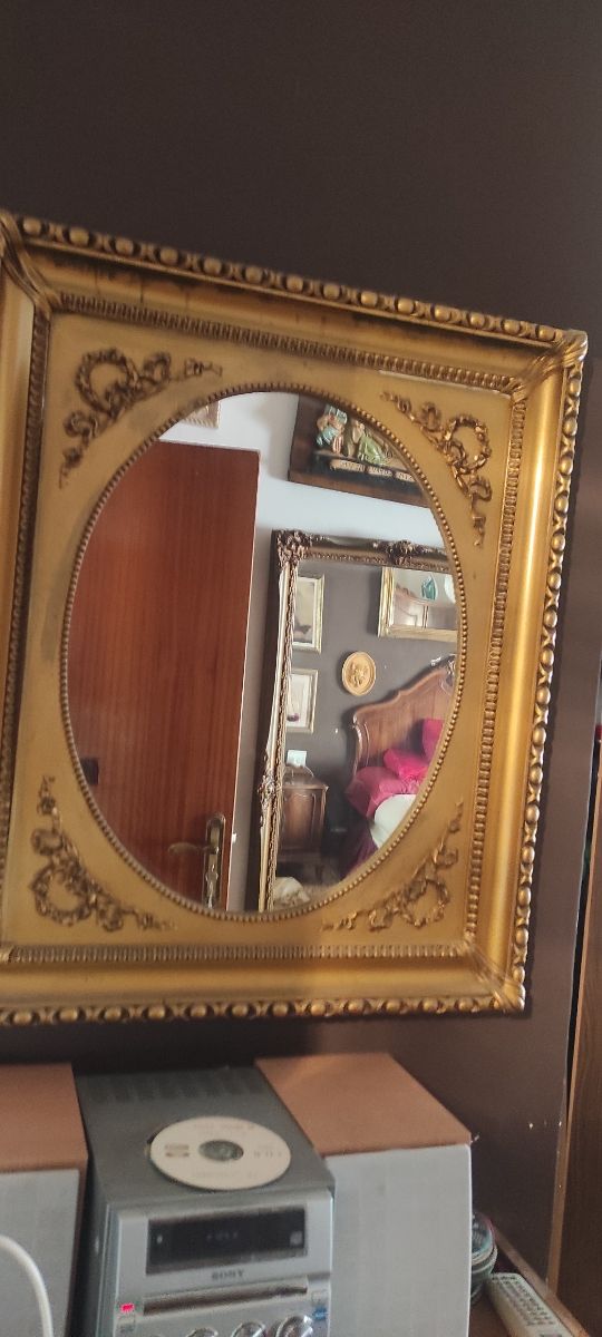 Espejo isabelino muy antiguo tan perfecto estado.