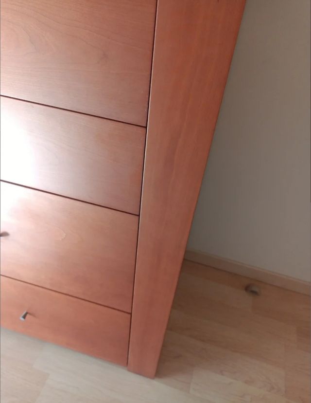 Cómoda 5 cajones medidas 1"10 altura x 42 x 72'5