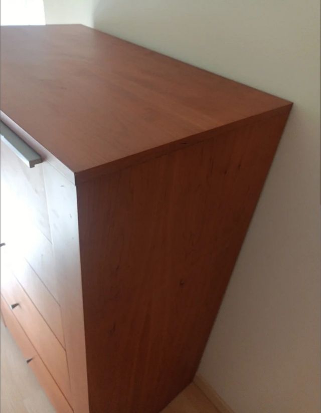 Cómoda 5 cajones medidas 1"10 altura x 42 x 72'5