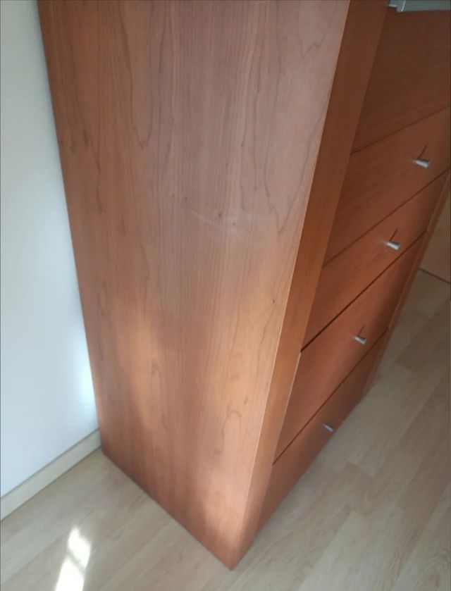 Cómoda 5 cajones medidas 1"10 altura x 42 x 72'5