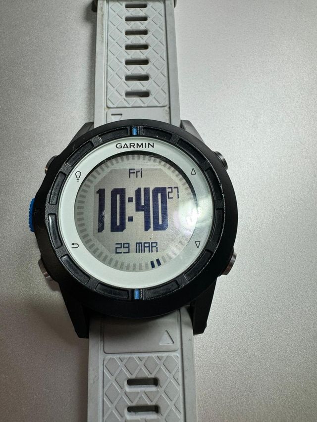 Reloj GPS ,sirve también para navegar.