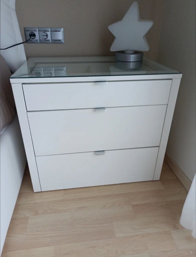 Mesita de noche-cajonera 70*50*62