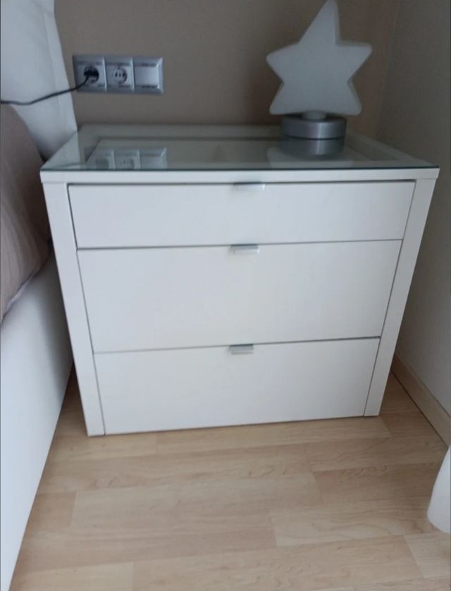 Mesita de noche-cajonera 70*50*62