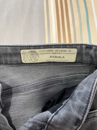 Pantalones grises diesel