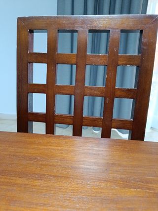 Mesa y sillas 