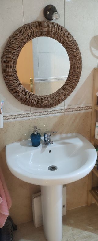 Lavamanos, pie y grifo Roca (+ luz y bombilla led)