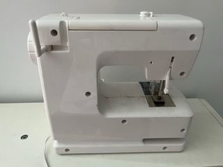 Maquina de coser infantil juguettos