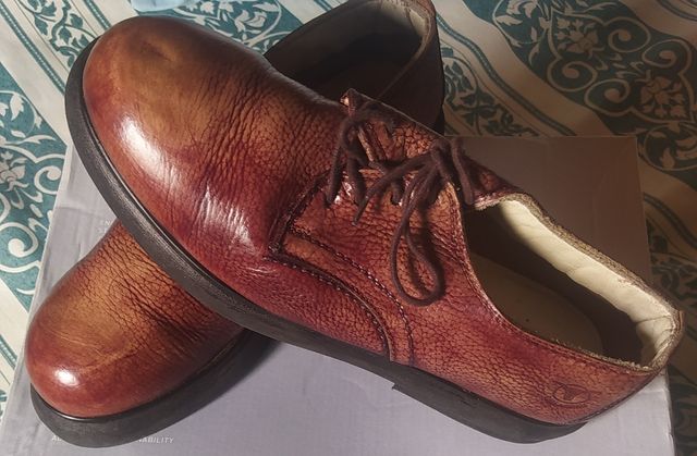 ZAPATO PIEL TIPO BUGGIES MARCA CALLAGHAN