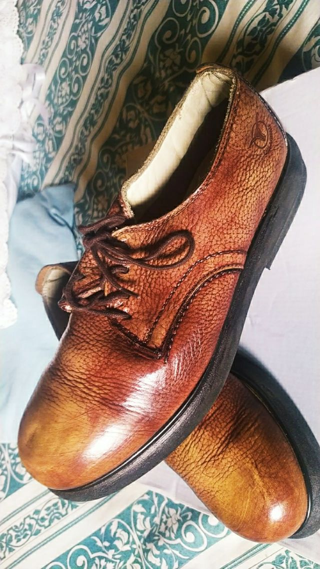 ZAPATO PIEL TIPO BUGGIES MARCA CALLAGHAN