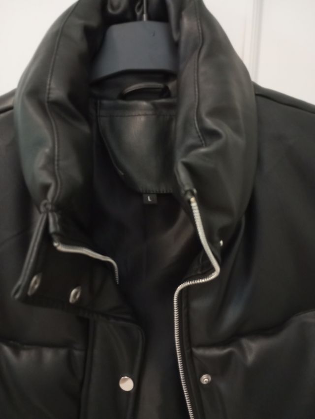 Chaleco negro cuero