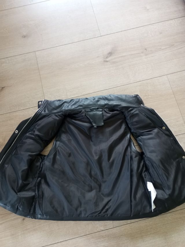 Chaleco negro cuero