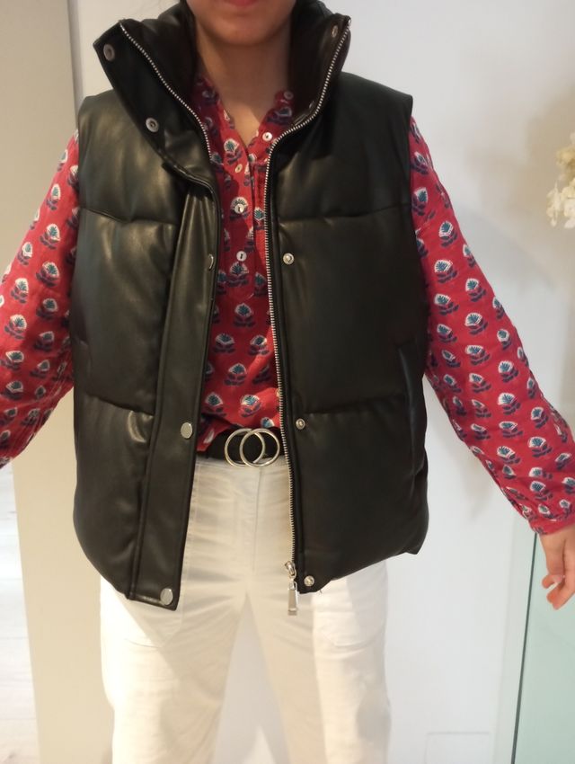 Chaleco negro cuero