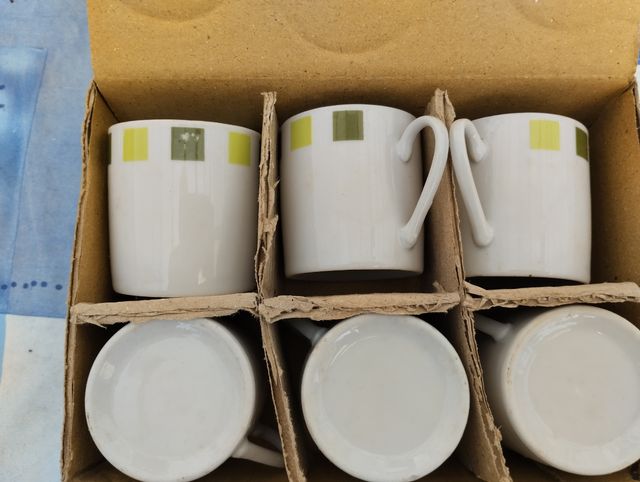 Lote de tacitas y platos