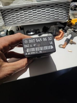 Rele de inyección ralenti mercedes w124