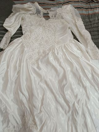 Vestido de novia talla 40/42  color crem
