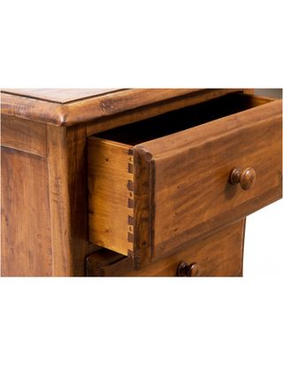 Comodino Country in legno massello di tiglio finit